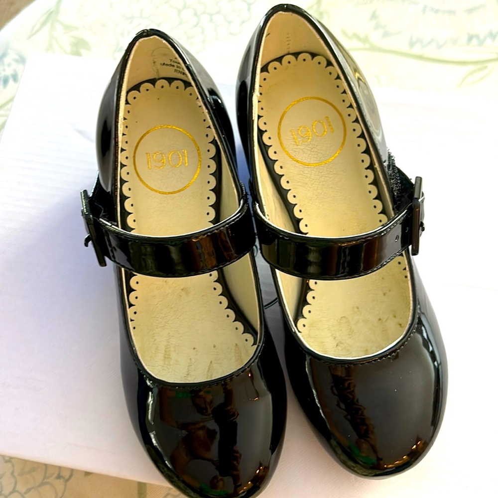 1901 Mary Jane kids pump